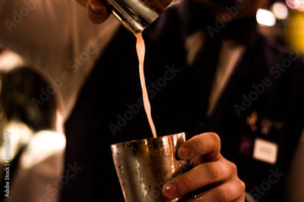 Obraz shaker in action