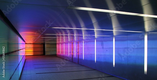 Fototapeta kolorowy korytarz