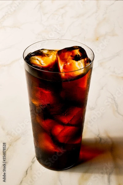 Obraz 深煎りローストのアイスコーヒー