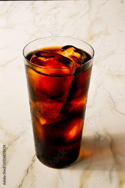 Obraz 深煎りローストのアイスコーヒー