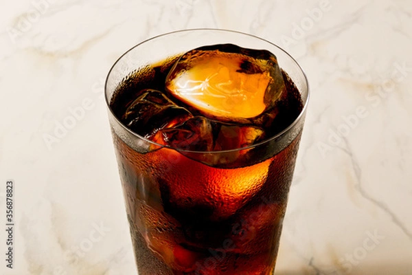 Obraz 深煎りローストのアイスコーヒー