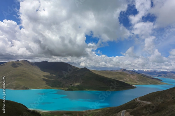 Fototapeta Yamdrok Tso Lake holy lake in Tibet - view from the friendship highway on the way from Lhasa to Kailash, Tibet, Asia