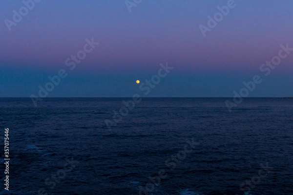 Obraz moon on the sea