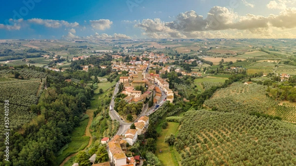 Fototapeta aerial view of the town of vinci florence toacana