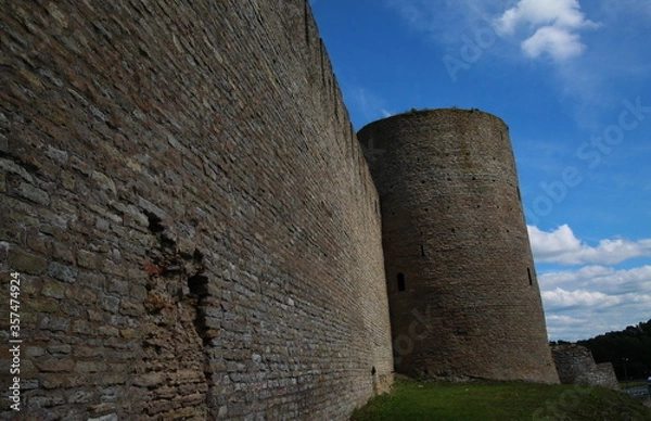 Obraz Ivangorod fortress on the Russian-Estonian border in summer