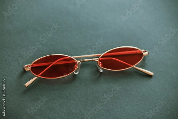 Fototapeta red glasses 