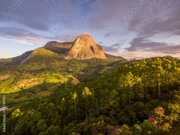 Fototapeta Vista aérea de um entardecer em Pedra Azul, Domingos Martins, Estado do Espírito Santo, Brasil.