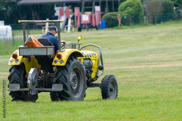 Obraz tractor on the field