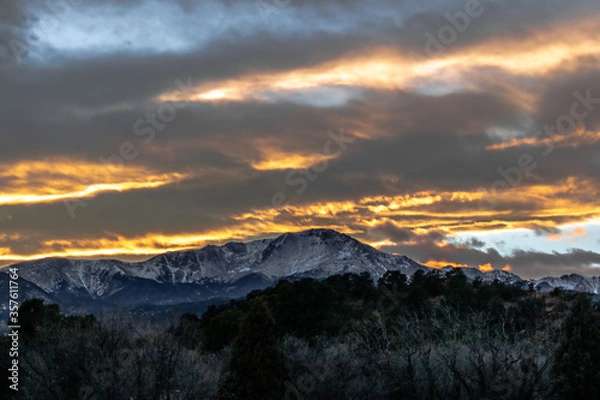 Obraz sunset over the mountains