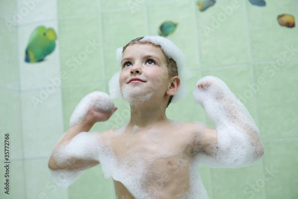 Obraz The boy in the bathroom