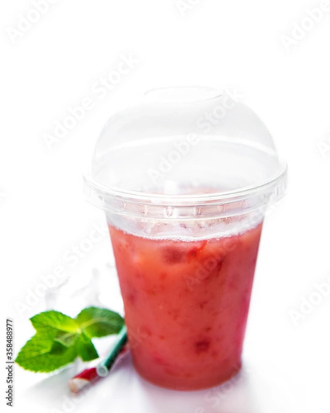 Fototapeta Refreshing summer drink with strawberry
