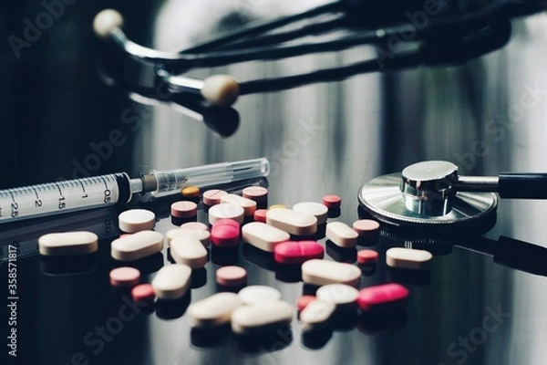 Obraz pills and syringe