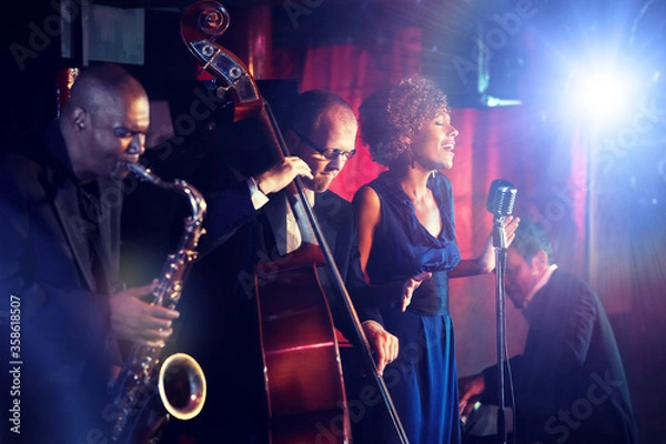 Obraz Jazz Band playing on Stage