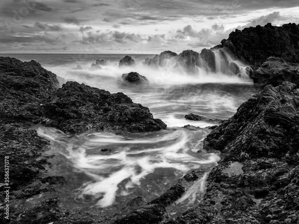 Fototapeta Sea waterfall in black and white format