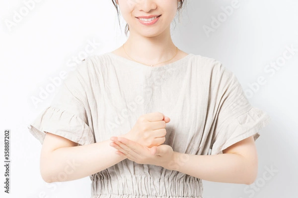 Fototapeta 納得する若い女性