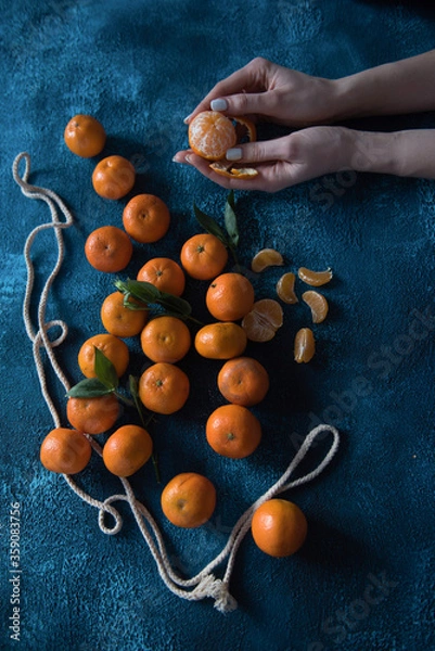 Obraz hand holding fruit