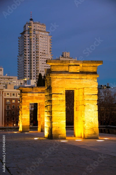 Obraz Madrid Templo de Debod ancient Egyptian temple in the sky on Madrid spring, Spain