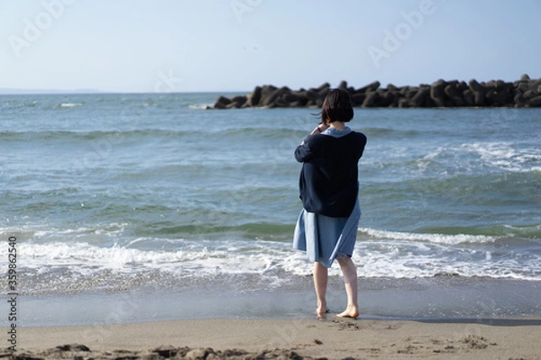 Fototapeta 海と女性