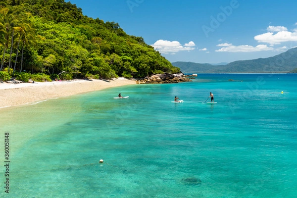 Fototapeta Fitzroy tropical Island beach in a sunny day