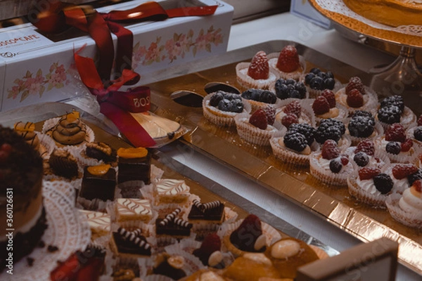 Obraz chocolate cake with berry