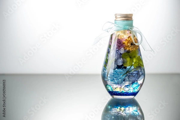 Fototapeta ハーバリウム　花材とボトルとオイル