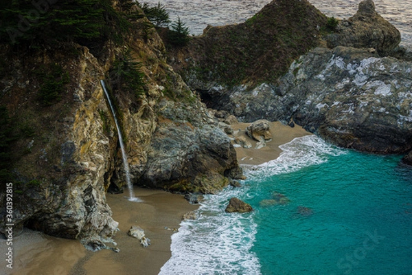 Obraz McWay Falls at sunset in Julia Pfeiffer Burns State Park, in Big Sur, California