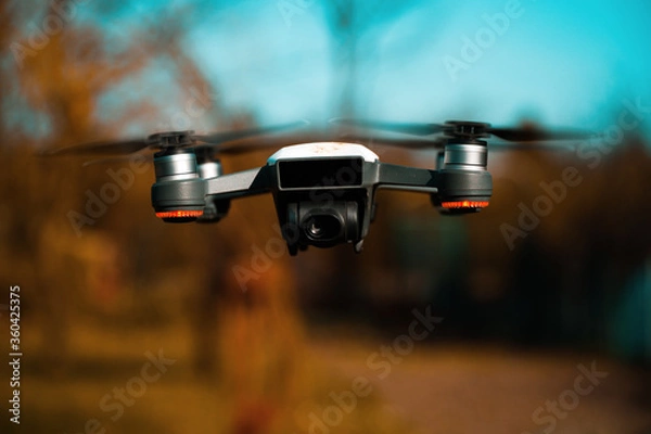 Obraz Latanie dronem