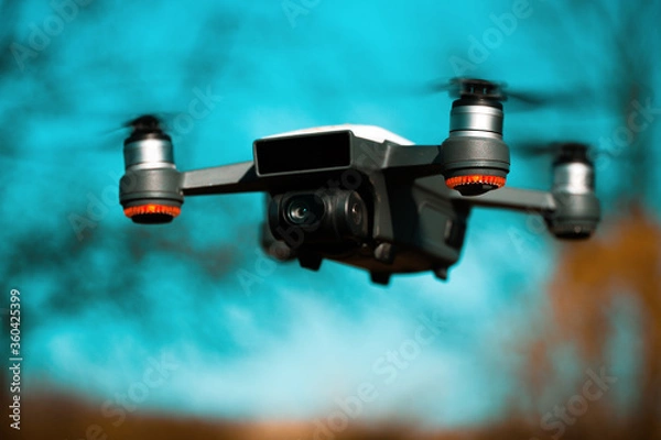 Obraz Latanie dronem