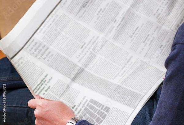 Obraz reading newspaper 