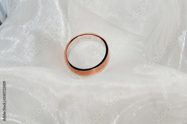Obraz Wedding rings on white background