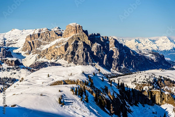 Fototapeta The Sellaronda is the ski circuit around the Sella group in Northern Italy. It lies between the four Ladin valleys of Badia, Gherdëina, Fascia, and Fodom.