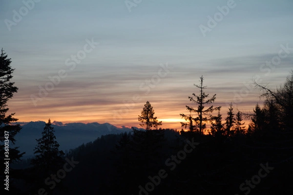 Obraz zachód słońca w górach