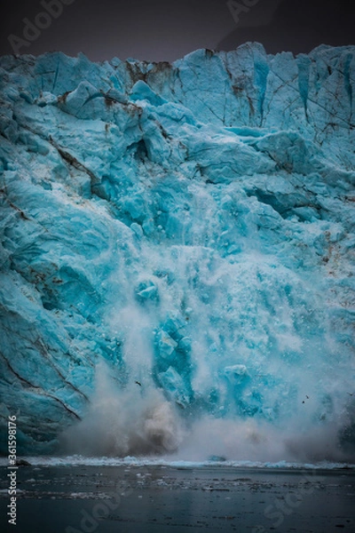 Obraz calving at marjorie glacier