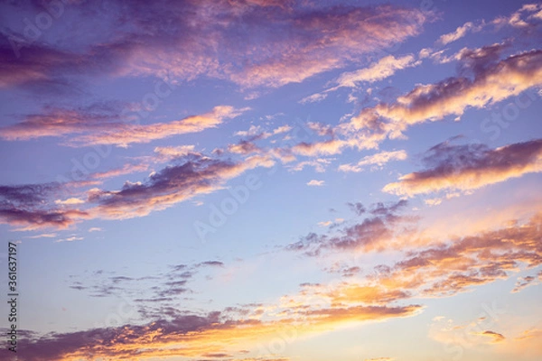 Fototapeta nubes moradas 