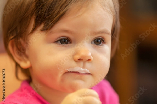 Fototapeta child and breakfast
