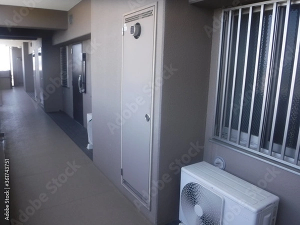 Fototapeta パイプスペースの扉