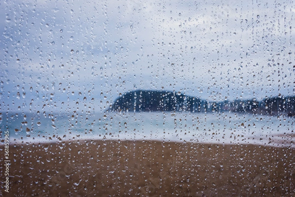 Obraz Cloudy day on the coast with drops in the foreground