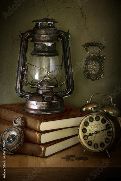 Fototapeta old antique clock und lamp still live latern