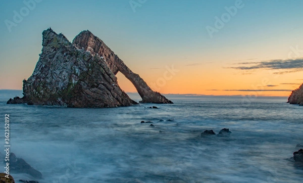 Obraz Sunrise at Bow Fiddle Rock in Scotland
