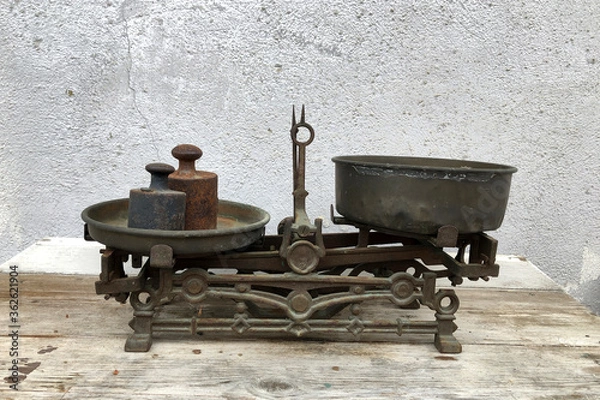 Obraz old rusty metal weighing scale
