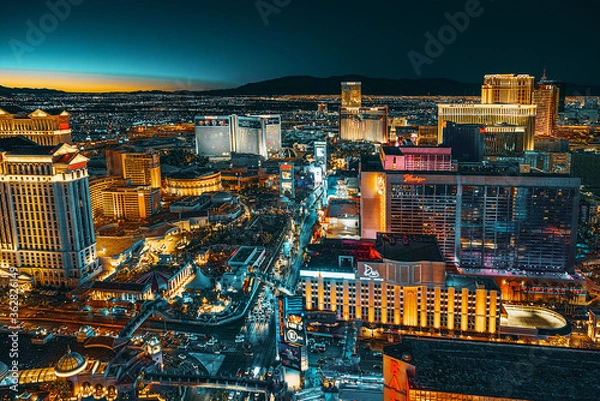 Obraz Główna ulica Las Vegas - wieczorem jest Strip.