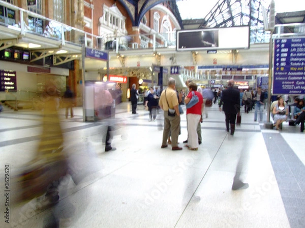 Fototapeta Moving Crowds 3