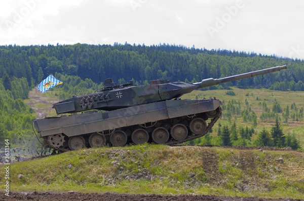 Obraz leopard 2 german heavy tank fast drive