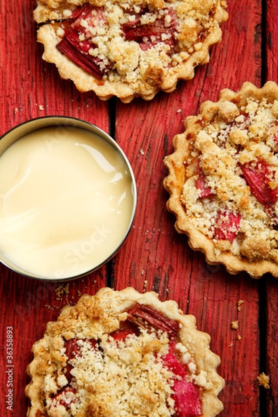 Obraz Rhubarb crumble tarts