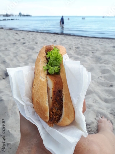 Fototapeta man with sandwich