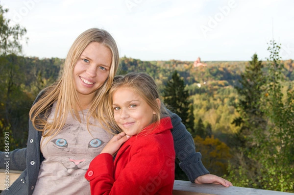 Obraz Two loving sisters