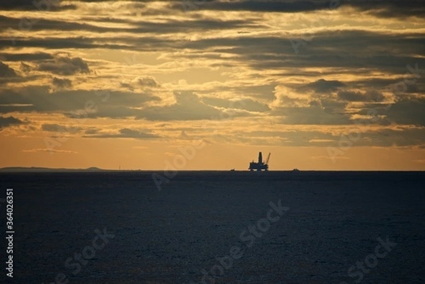 Fototapeta Sakhalin island. Drilling platform at sea. Fall. Around the icy water of the Sea of Okhotsk.