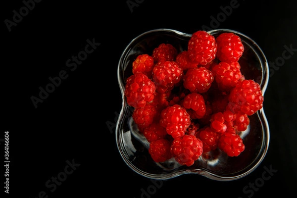 Obraz raspberry on black background
