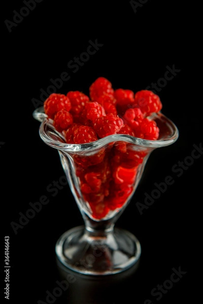 Obraz raspberry on black background