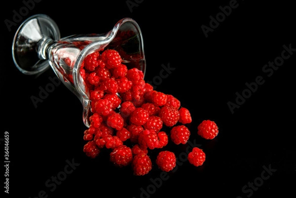 Obraz raspberry on black background